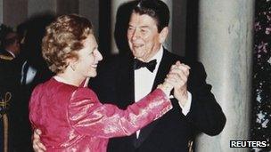 President Ronald Reagan and Prime Minister Margaret Thatcher dance in the foyer of the White House during a state dinner on 16 November 1988