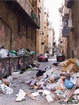 Uncollected rubbish, Naples (July, 2007) (Image: Chris Beckett)