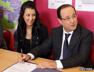 French President Francois Hollande attends a "jobs of the future" ceremony in Dijon, 11 March