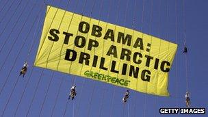 Activists deploy a banner in Jerusalem (21 March 2013)