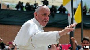 Pope Francis in St Peter's Square. Photo: 26 May 2013