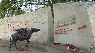 The Animals in War memorial