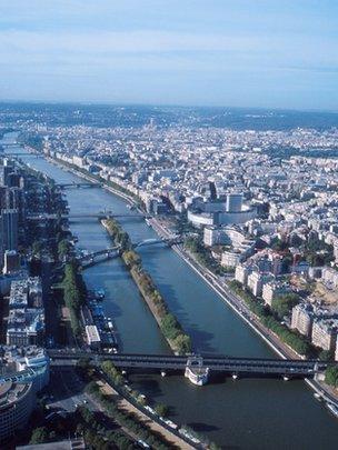 A view of the Seine river in Paris