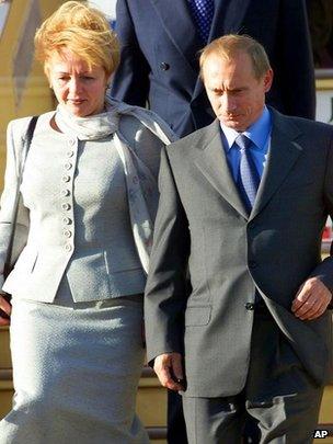 Vladimir and Lyudmila Putin in Japan, 3 September 2000