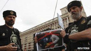 Pro-church protesters outside the Duma, Moscow, 11 June 2013