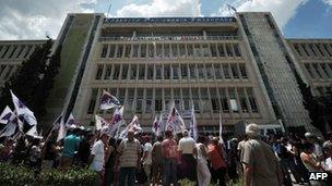 Protesters gather outside ERT headquarters in Athens (12 June 2013)