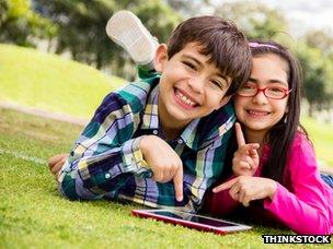 Children using e-reader