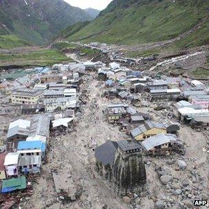 The Kedarnath Temple amid flood destruction (18 June)