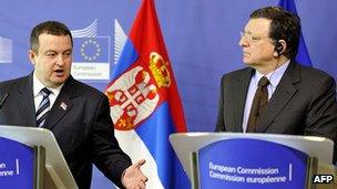 Serbia PM Ivica Dacic (left) with EU Commission President Jose Manuel Barroso, 26 Jun 13