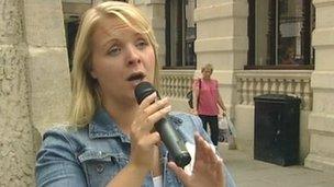 Opera singer Rebecca Newman busking in Gloucester