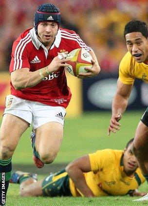 Leigh Halfpenny slices past Will Genia and Joe Tomane to set up George North's try