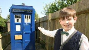 Rhys Lifton plus Tardis