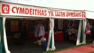 Stondin Cymdeithas yr Iaith Gymraeg