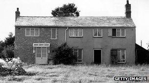 Leatherslade Farm, near Brill in Buckinghamshire, on the day of its discovery by police, 13th August 1963