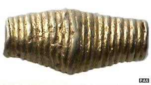 Bionical gold bead found in Witton