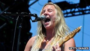 Lissie in concert