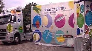 Cooking Bus