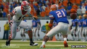 Screenshot from NCAA Football 14 game