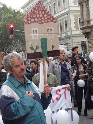 People demonstrate in support of homeless people, Budapest, 30/09/13