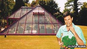 Uri Geller with glass pyramid