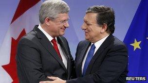 Canada's PM Stephen Harper (left) and EC President Jose Manuel Barroso