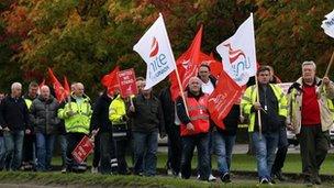 Workers at Grangemouth rally