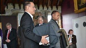Tattooed head being carried out by the New Zealand delegation