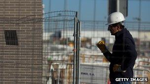 A picture of a construction worker in Spain