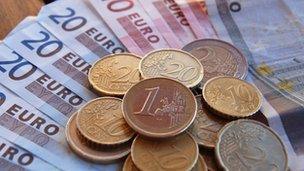 Euro notes an coins