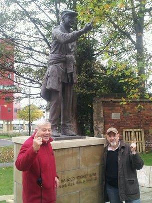 Statue of Harold 'Dickie' Bird