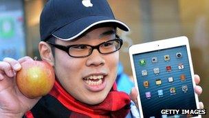 Apple fan with Apple and mini iPad