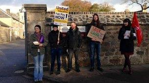 Aberdeen University staff on a picket line