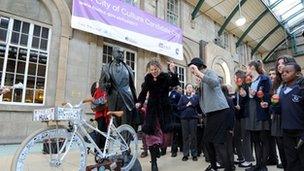 Celebrations at Hull Station