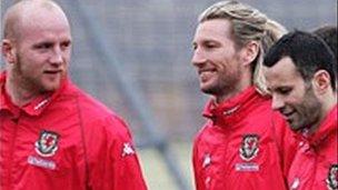 Hartson, Savage a Giggs
