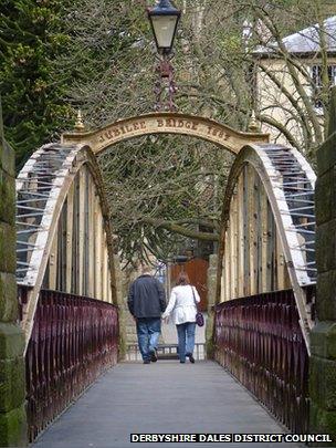 The Jubilee Bridge in its current maroon and cream colours