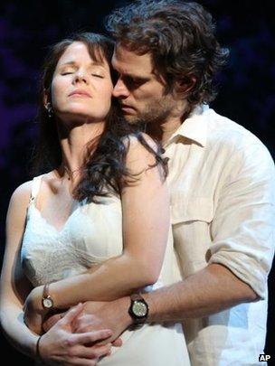 Kelli O'Hara and Steven Pasquale in Bridges of Madison County