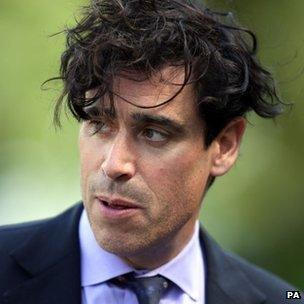 Stephen Mangan