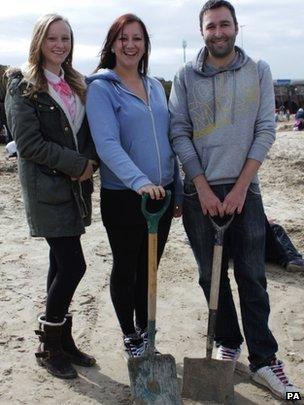 Megan and Kirsty Henderson with Kevin Wood