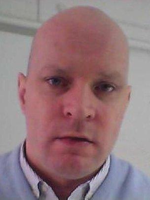 Michael Rothery absconds from Spring Hill jail in Buckinghamshire - BBC ...