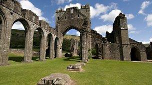 Llanthony Priory