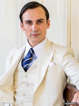 Henry Lloyd Hughes as Ralph Whelan