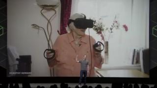 Dorothy Howard using virtual reality