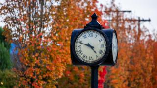 When do the clocks go back in 2025? - BBC Weather