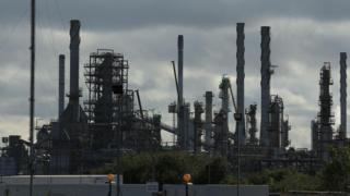 Calls for inquiry as 420 refinery jobs at risk
