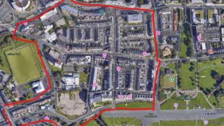 Murder suspect manhunt in Plymouth after woman dies - BBC News