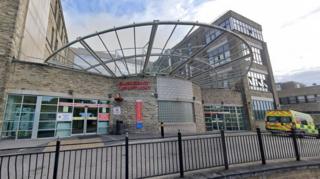 West Yorkshire norovirus outbreaks spark hospital visitor bans - BBC News
