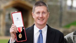 Stats boss quits as minister says new leadership needed