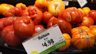 Trump imposes 17% tariff on Mexican tomatoes