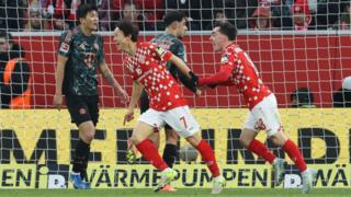 Mainz 05 2-1 Bayern Munich: Bayern Suffer First Bundesliga Defeat - BBC ...