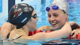 Ellen Gandy (right) after winning gold in the 200m butterfly with Jemma Lowe